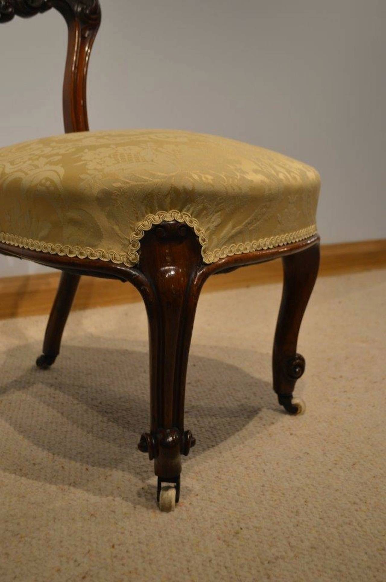 beautiful victorian chairs