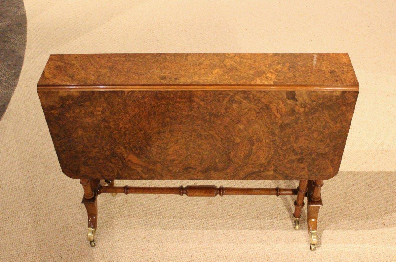Very Good Burr Walnut Victorian Period Antique Sutherland Table 3