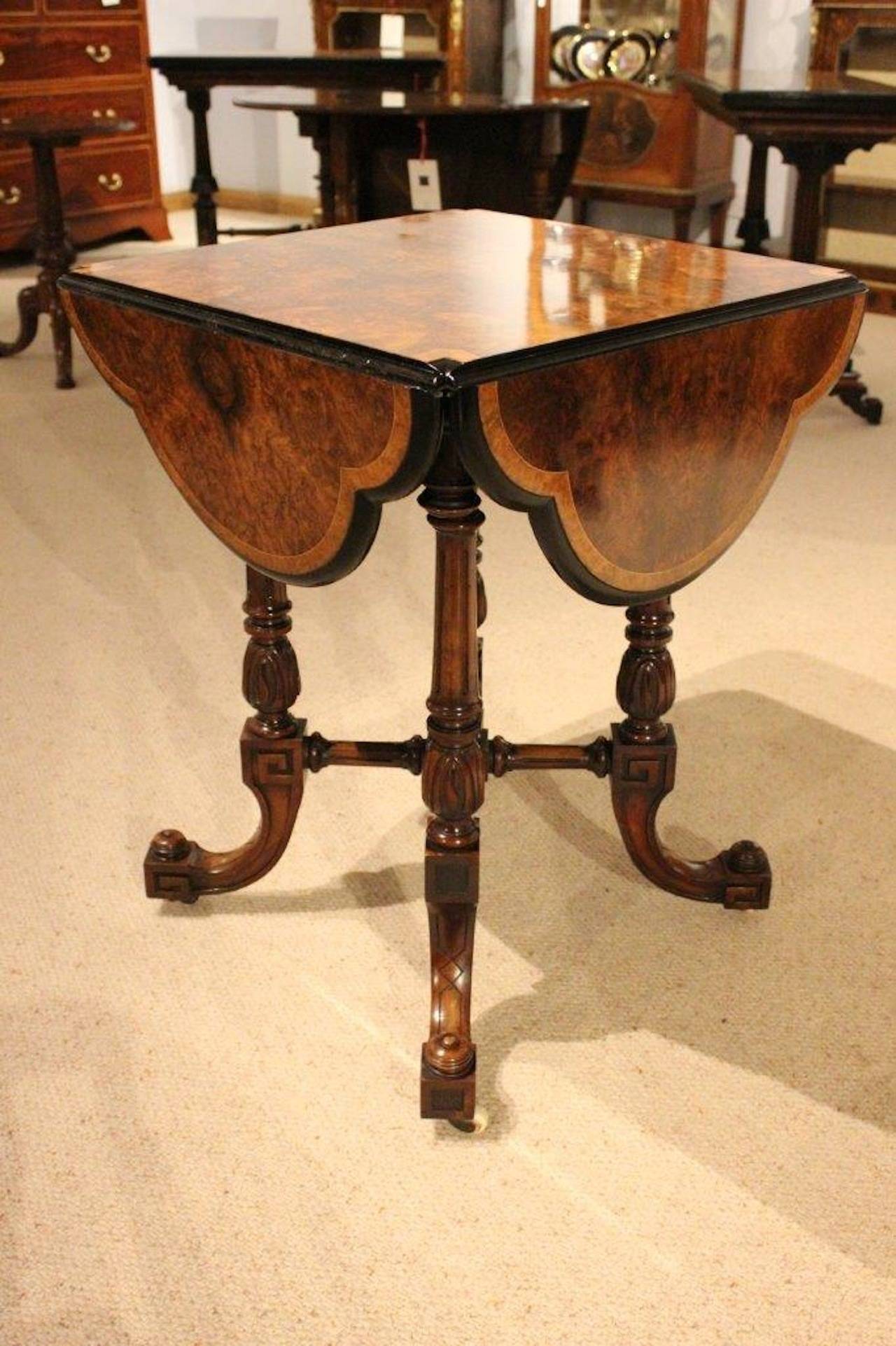 Stunning Quality Burr Walnut and Amboyna Clover Leaf Games Table In Excellent Condition In Darwen, GB