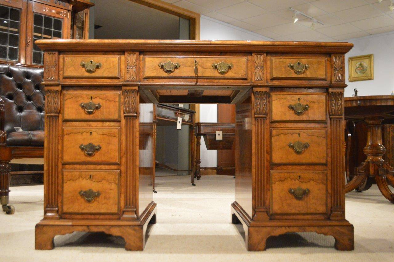 Beautiful Burr Walnut Late Victorian Period Antique Pedestal Desk 5