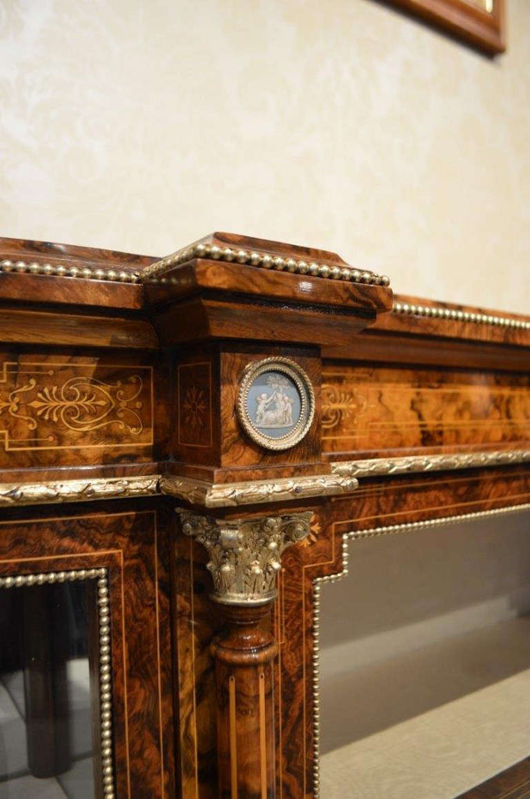 A Beautiful Burr Walnut Victorian Period Antique Credenza 3
