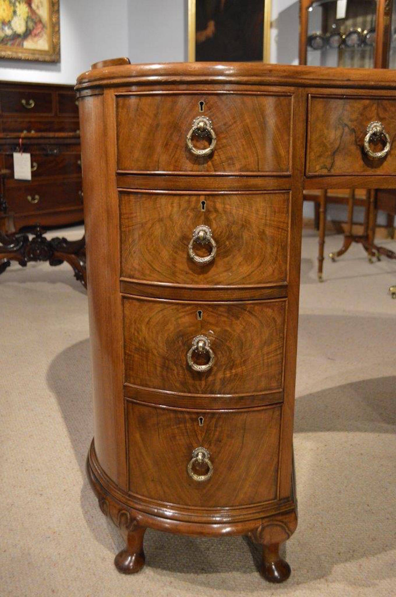 Walnut and Burr Walnut 1920s Kidney Shaped Writing Desk 1