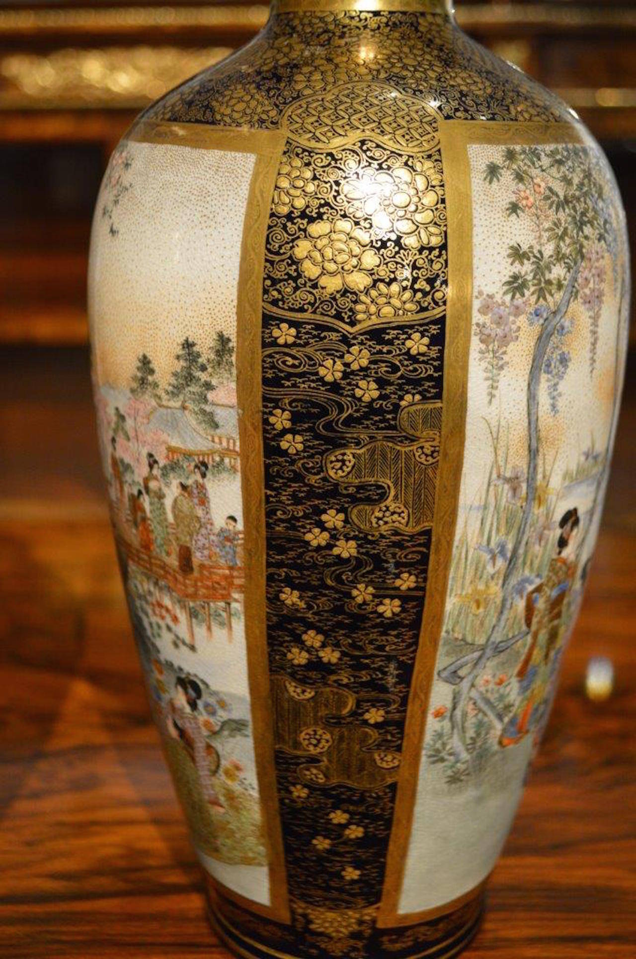 Good Pair of Japanese Meiji Period Satsuma Vases 3
