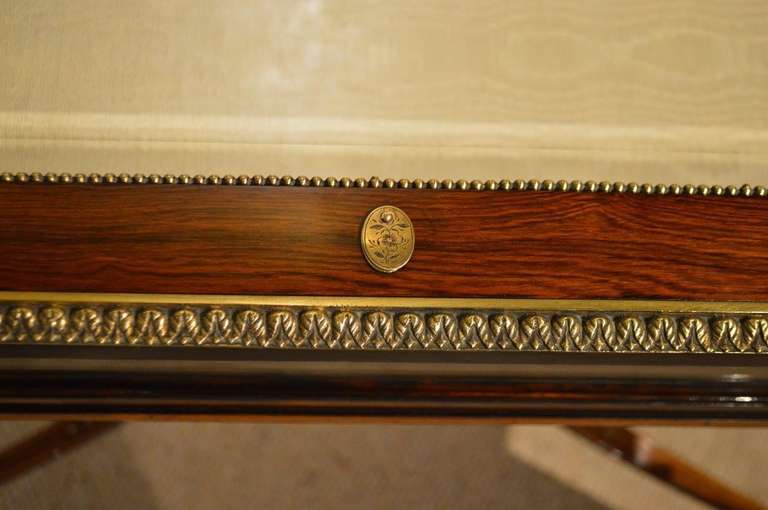 Superb Quality Rosewood and Ormolu-Mounted, Victorian Period Bijouterie Cabinet In Excellent Condition For Sale In Darwen, GB
