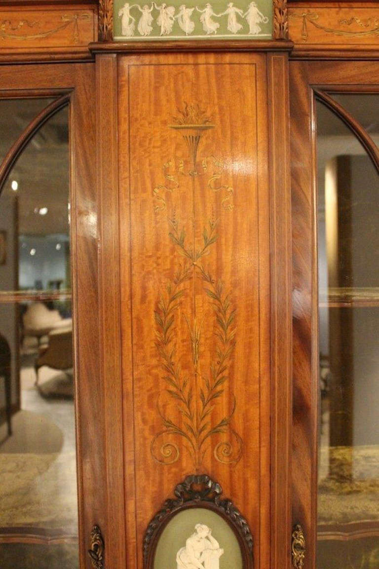 Mahogany and Satinwood Edwardian Period Antique China Cabinet In Excellent Condition In Darwen, GB