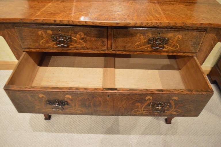 An Oak Arts & Crafts Period Wardrobe & Dressing Table In Excellent Condition In Darwen, GB