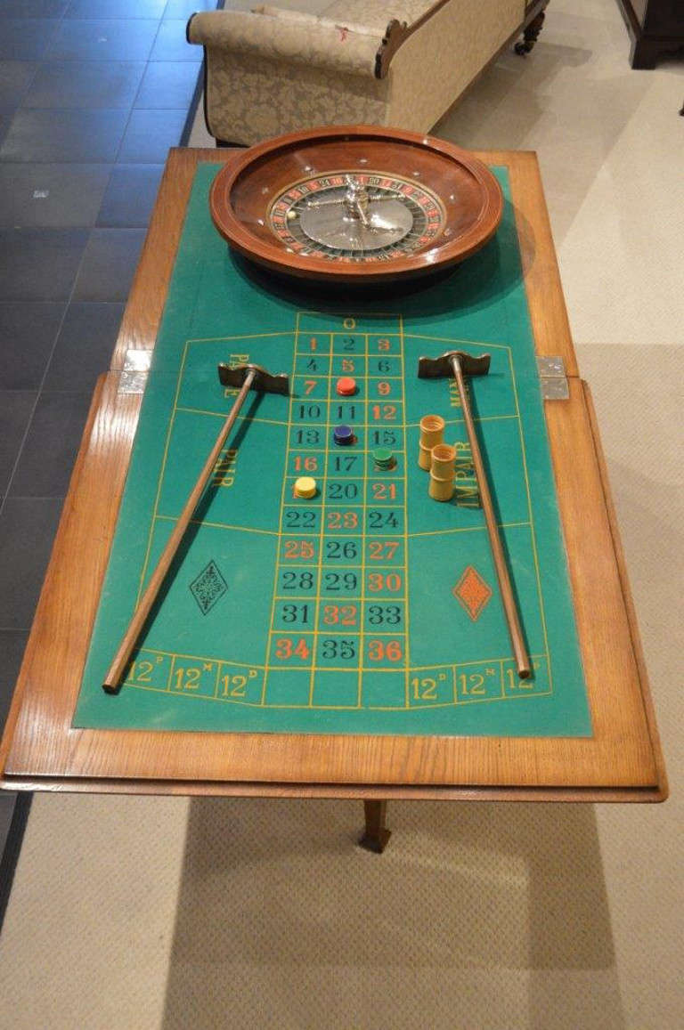 Rare Oak Edwardian Period Roulette Table by J.C. Vicary of London 5