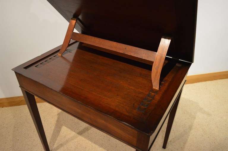 Mahogany George III Period Architects or Reading Table In Excellent Condition In Darwen, GB