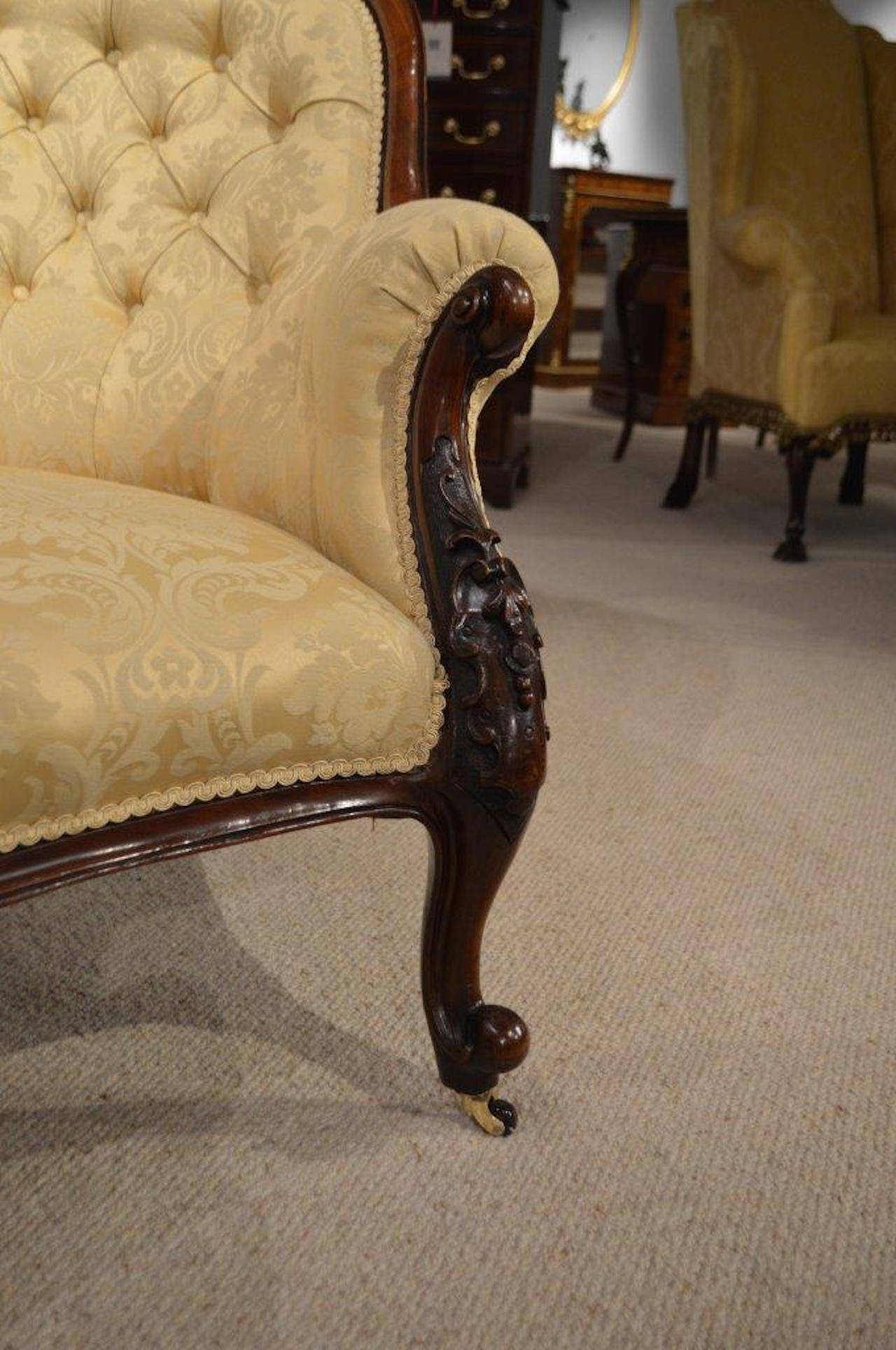 Walnut Victorian Period Antique Chaise Longue 2