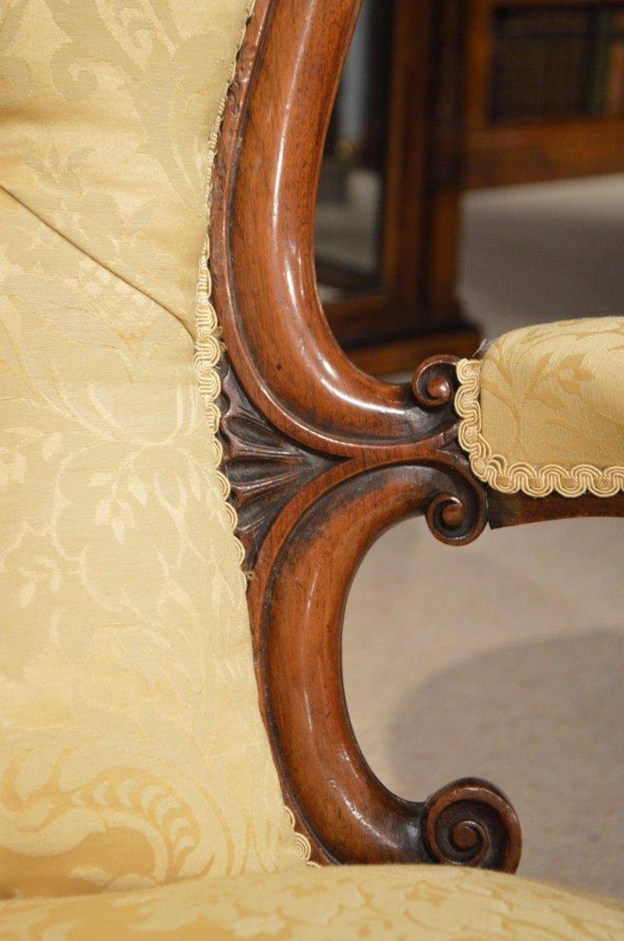 Pair of Walnut Victorian Period Antique Chairs In Excellent Condition In Darwen, GB