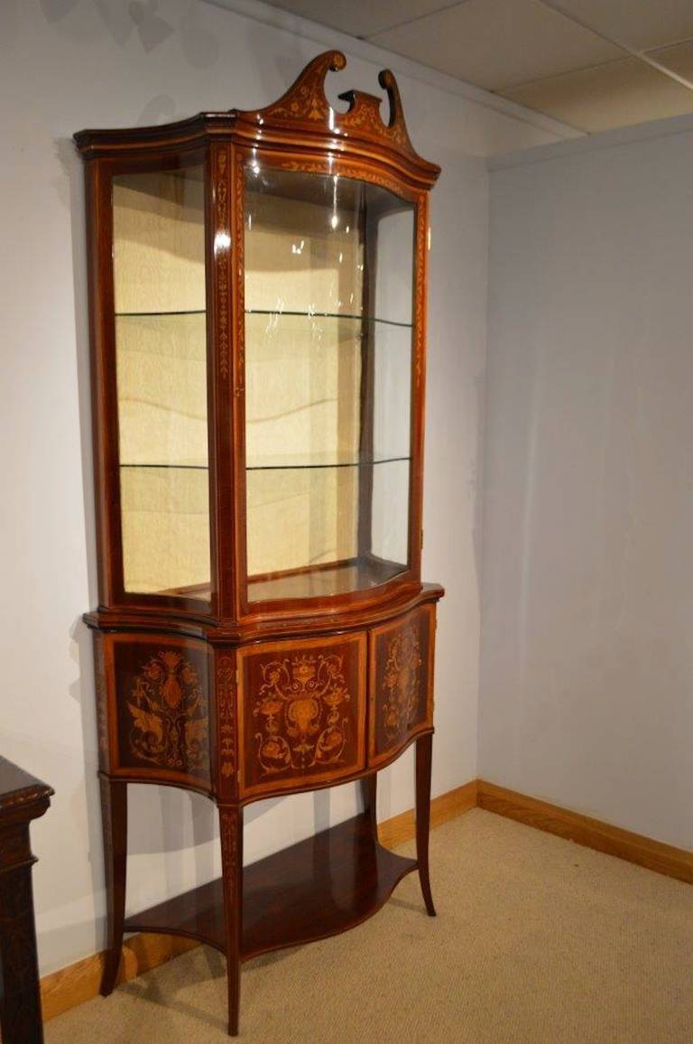 Late Victorian Beautiful Fiddleback Mahogany Marquetry Inlaid Display Cabinet