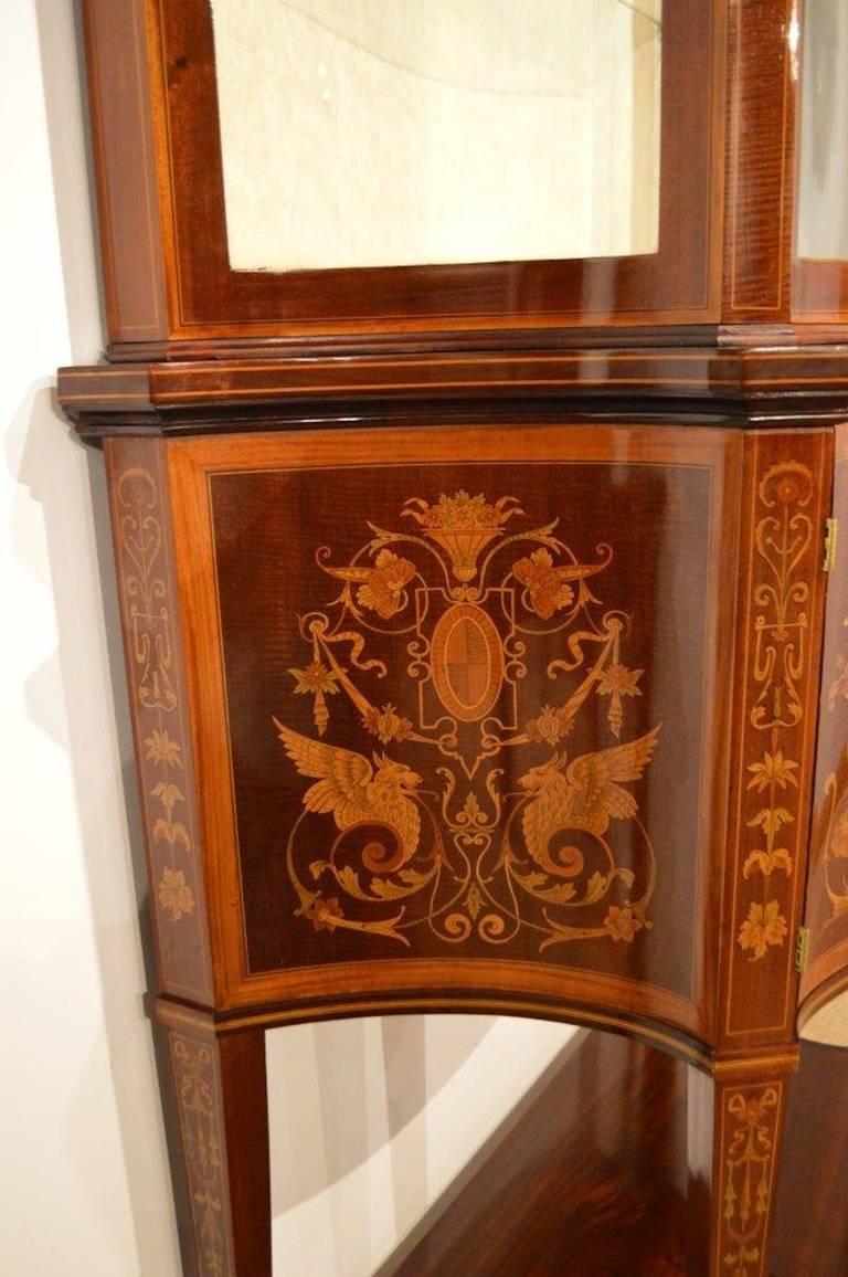 British Beautiful Fiddleback Mahogany Marquetry Inlaid Display Cabinet