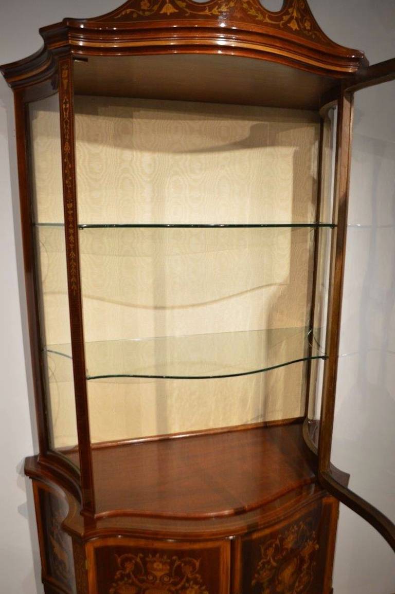 Beautiful Fiddleback Mahogany Marquetry Inlaid Display Cabinet 2