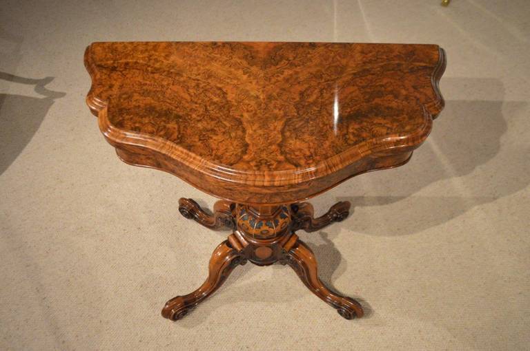 Stunning Quality Burr Walnut Victorian Period Fold Over Card or Games Table In Excellent Condition In Darwen, GB