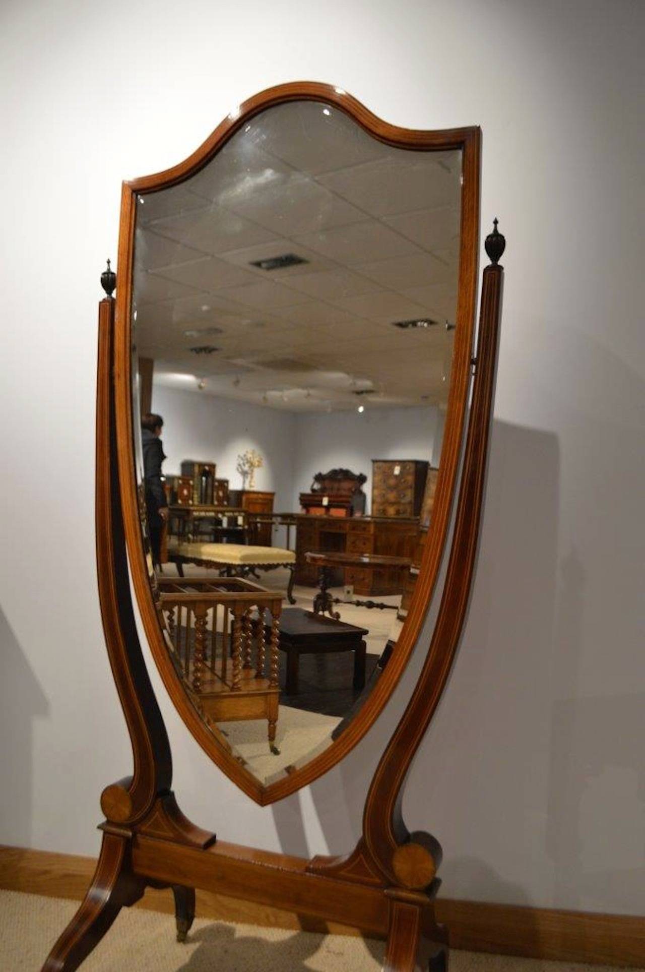 Beautiful Mahogany Inlaid Edwardian Period Cheval or Dressing Mirror In Excellent Condition In Darwen, GB