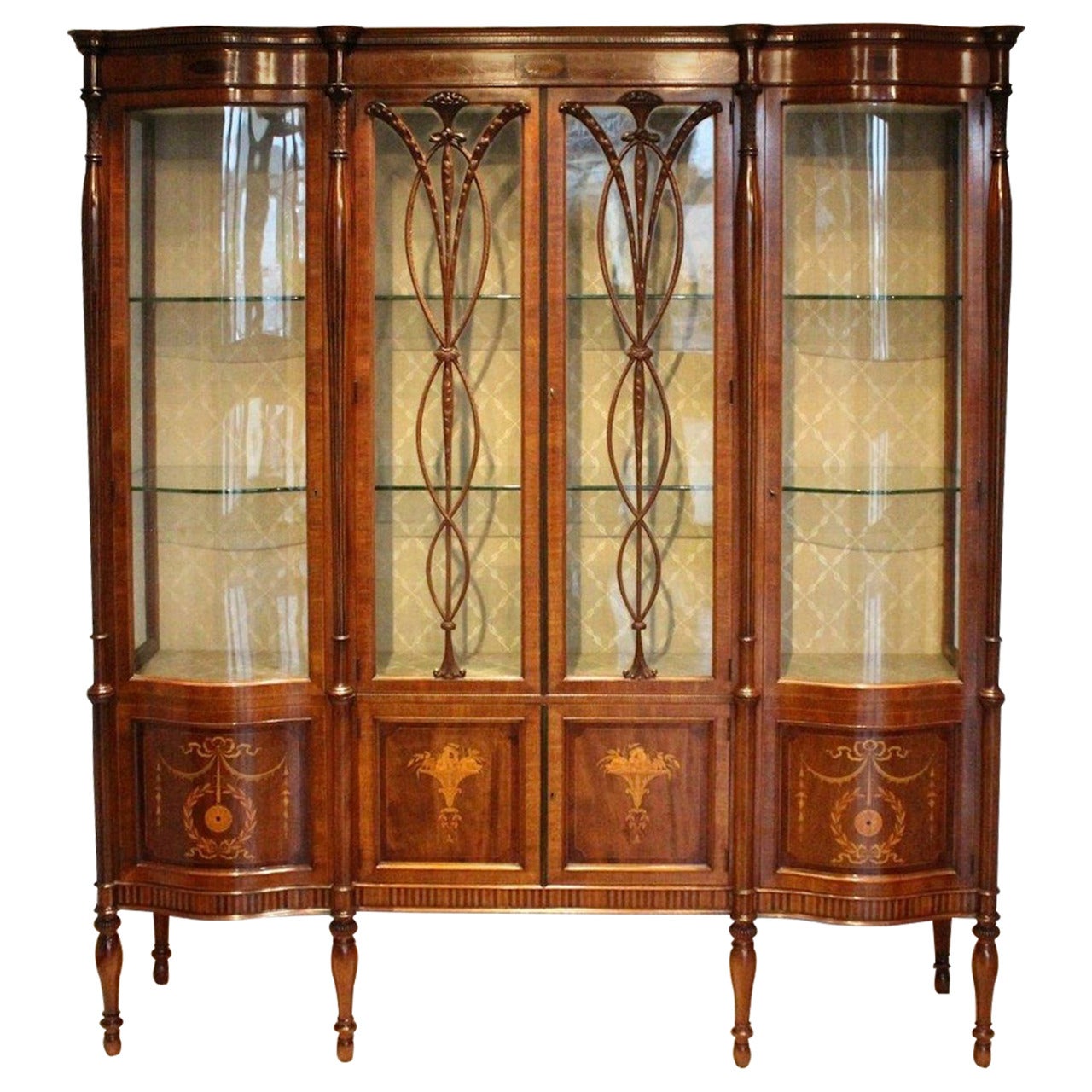 Fine Quality Mahogany Edwardian Period Antique Display Cabinet by Maple & Co