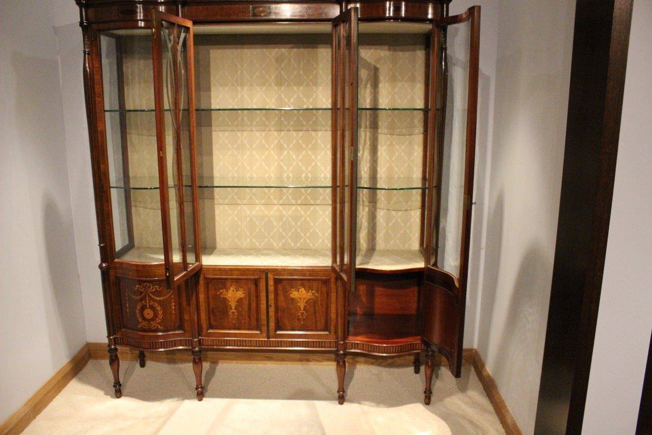 Fine Quality Mahogany Edwardian Period Antique Display Cabinet by Maple & Co 3