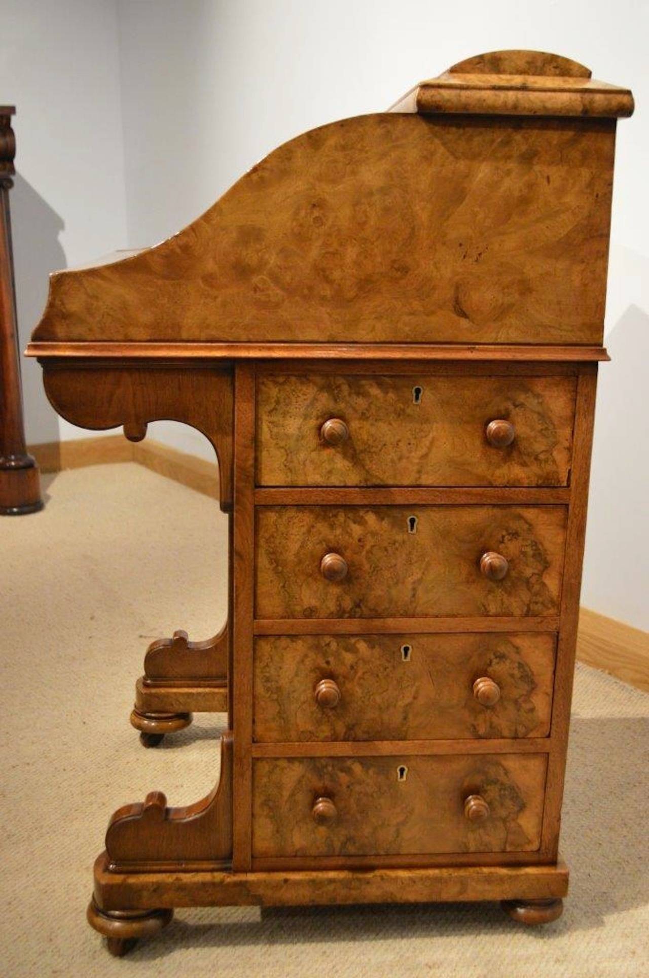 Burr Walnut Victorian Period Antique "Pop Up" Davenport
