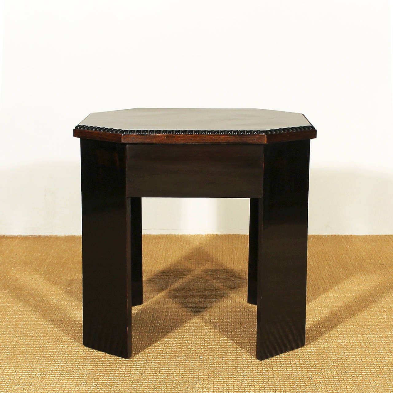 Veneer 1930´s Pair of Art Deco Mini Tables, walnut and burr walnut veneer - Spain