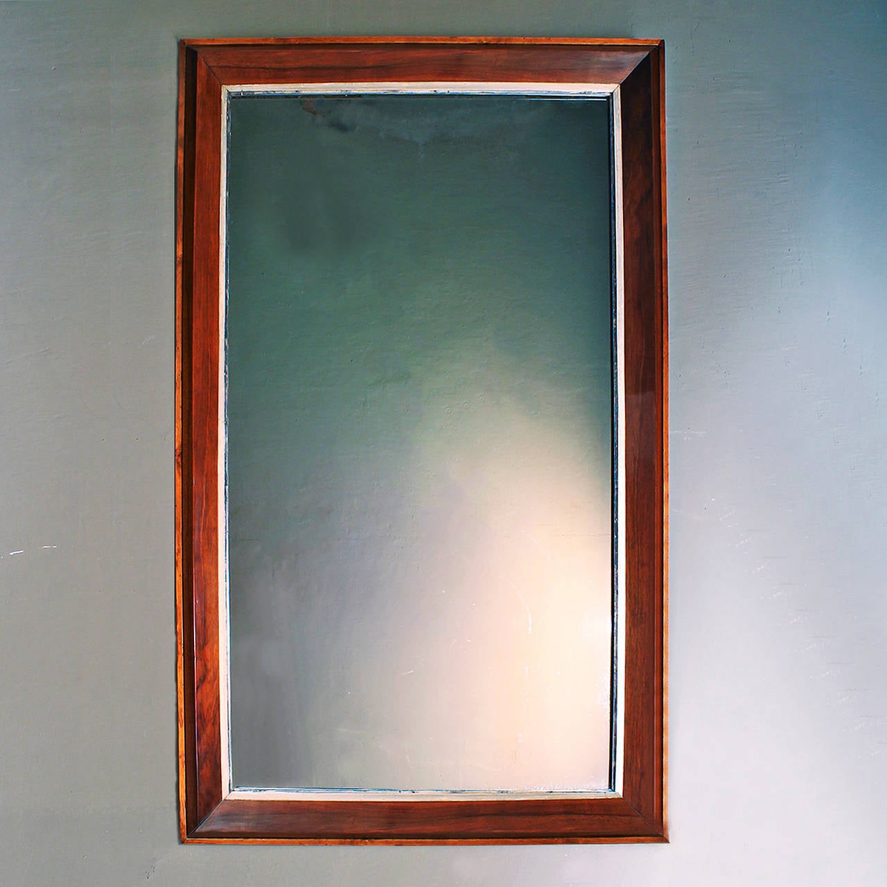 Big mirror with its original oxidation, walnut and silver plating frame.
Spain 1920-1925.