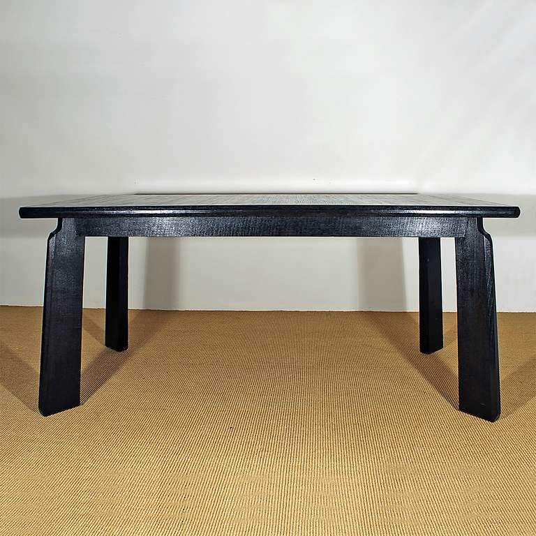 Art Deco Japanese style dining table. Ebonized oakwood.
Design Pier Luigi Colli
Italy, circa 1930.
