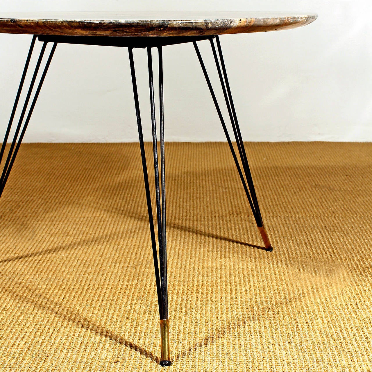 Italian tripod coffee table from the 1950s In Excellent Condition In Girona, ES