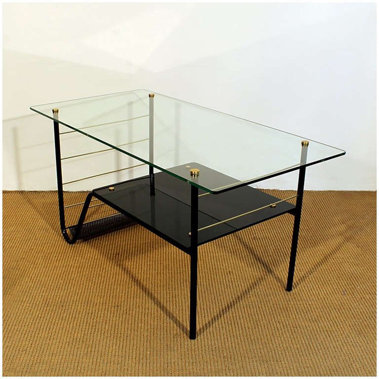Français Table basse moderne du milieu du siècle en métal, verre, opaline et laiton - France en vente