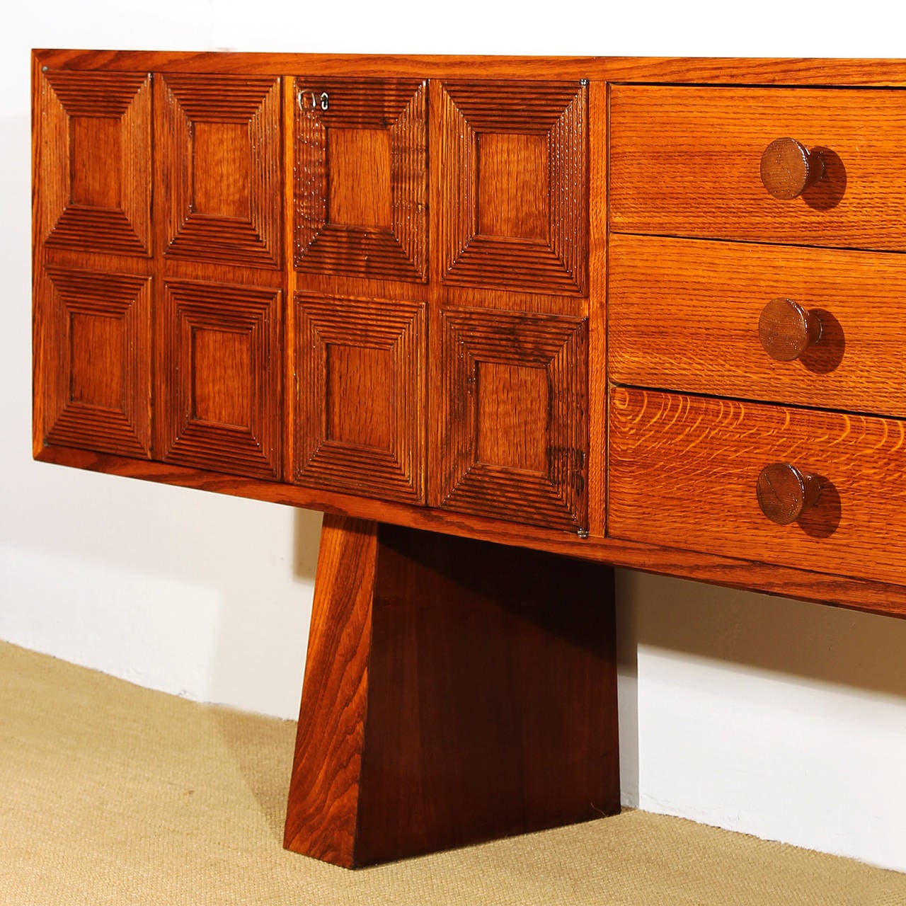 1940s Cubist Sideboard, Solid Oak and Veneer, Panels, Trapezoid Feet, Italy 1