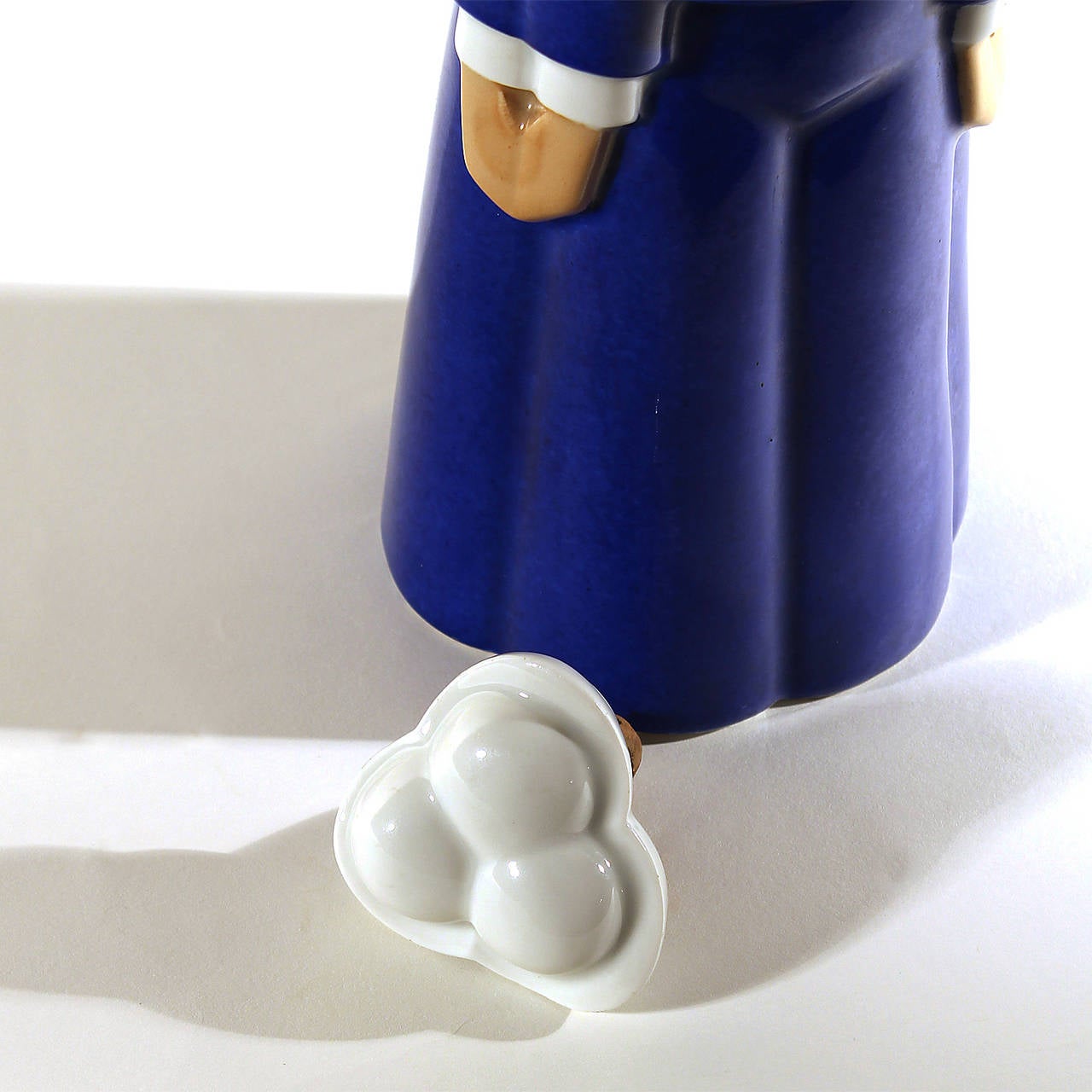 Robj - Art Deco porcelain decanter 1
