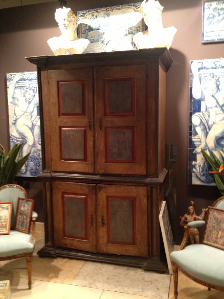 18th Century Portuguese Painted Cabinet In Good Condition In Lisbon, PT