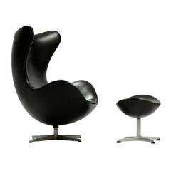 Arne Jacobsen "Egg" Chair with Ottoman for Fritz Hansen