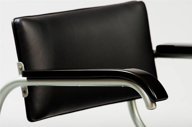 Black Leather Modernist Tubular Desk Chair In Excellent Condition In Porto, PT
