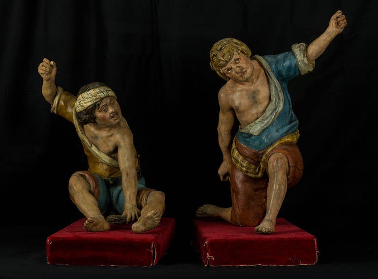 Early 18th Century Pair of Napolitan Sculptures Made of Polychromed Wood