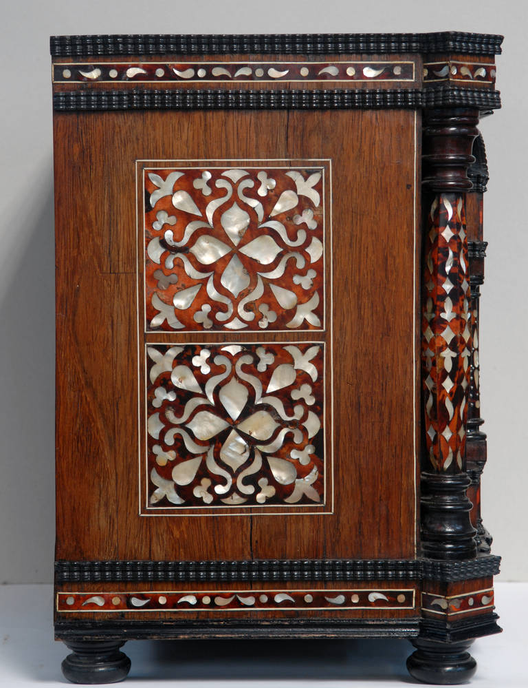 18th Century Peruvian Tabernacle in Tortoise Shell and Mother-of-Pearl For Sale 2