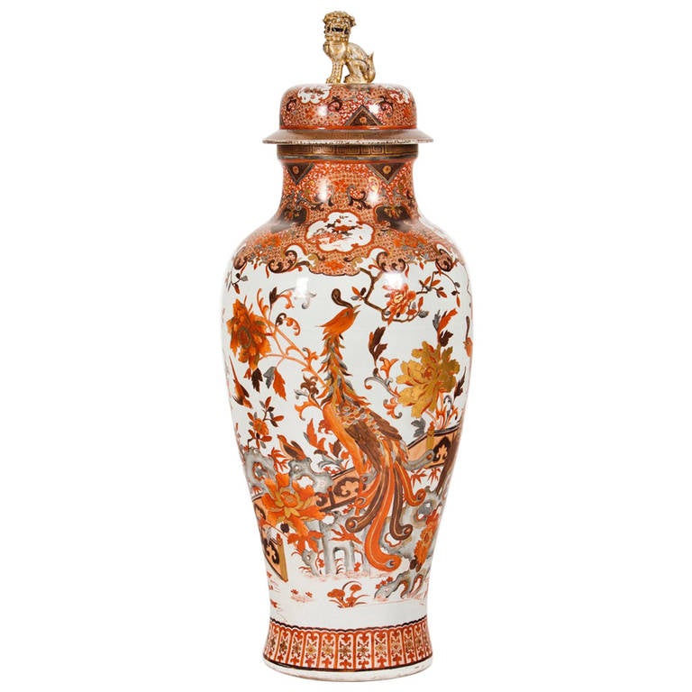Big Chinese for Exportation Porcelain Vase, Qing Dynasty, 18th Century For Sale