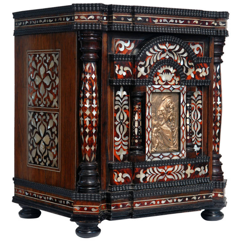 18th Century Peruvian Tabernacle in Tortoise Shell and Mother-of-Pearl For Sale