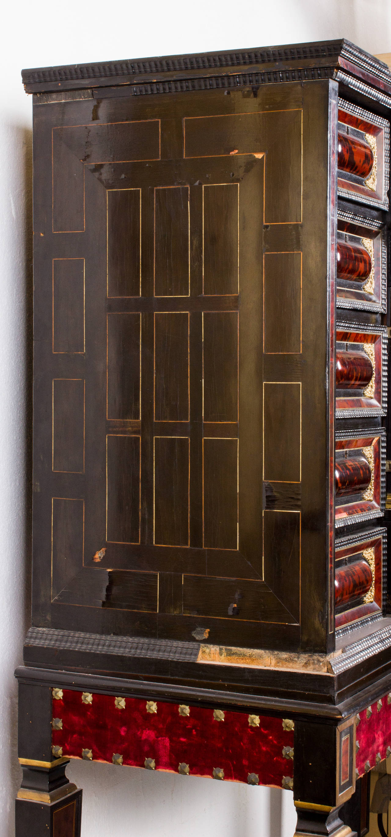 18th Century and Earlier 17th Century Flemish (Amberes) Cabinet un Tortoise Shell and Ebony For Sale