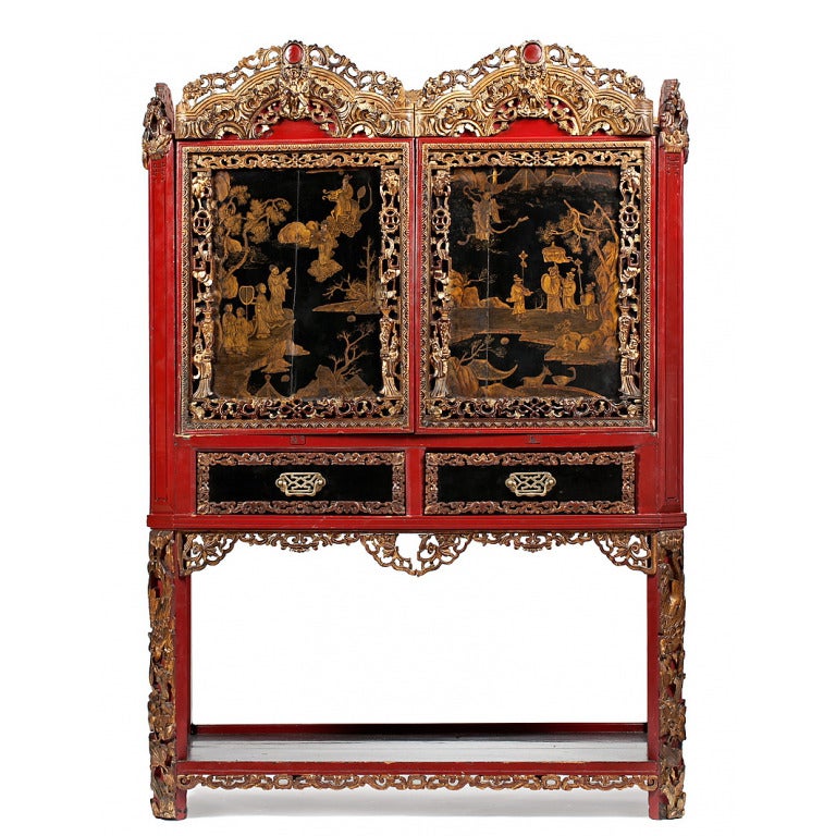 Late 19th Century Chinese Cabinet from Macau in Lacquered Wood