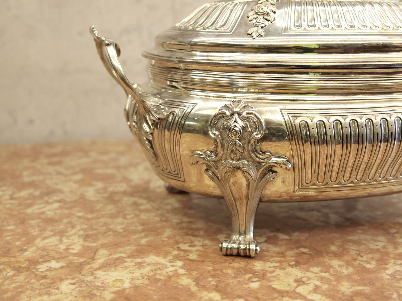 18th Century Portuguese D. José Silver Tureen  In Excellent Condition For Sale In Lisbon, PT