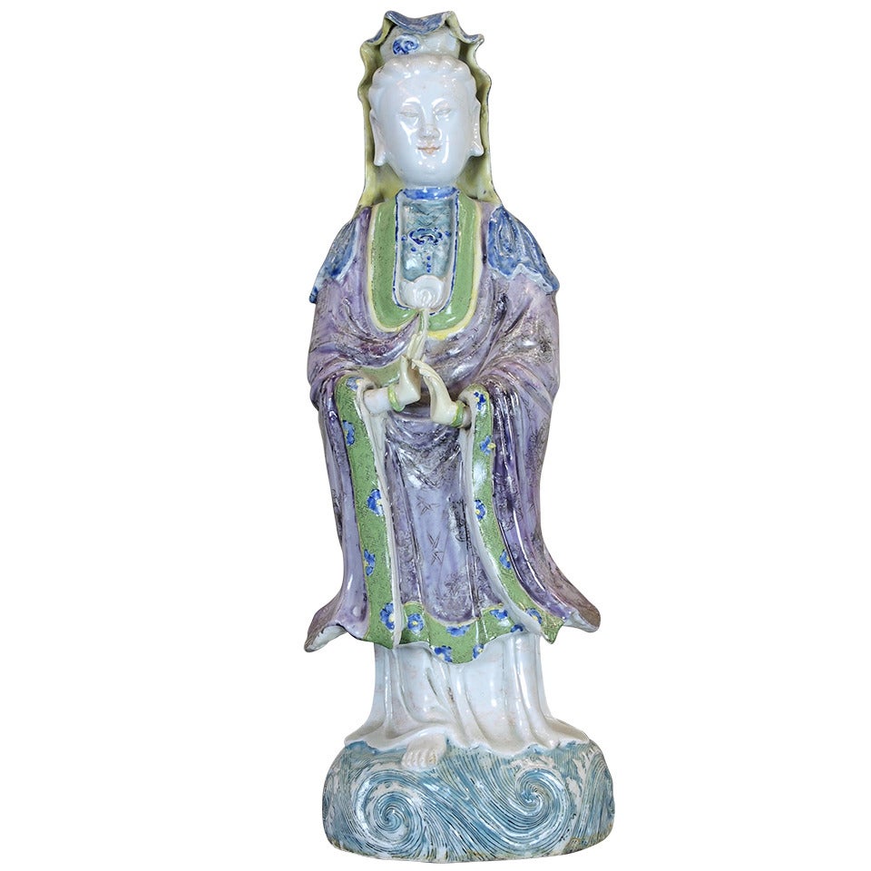 18th Century Chinese Porcelain Guayin For Sale