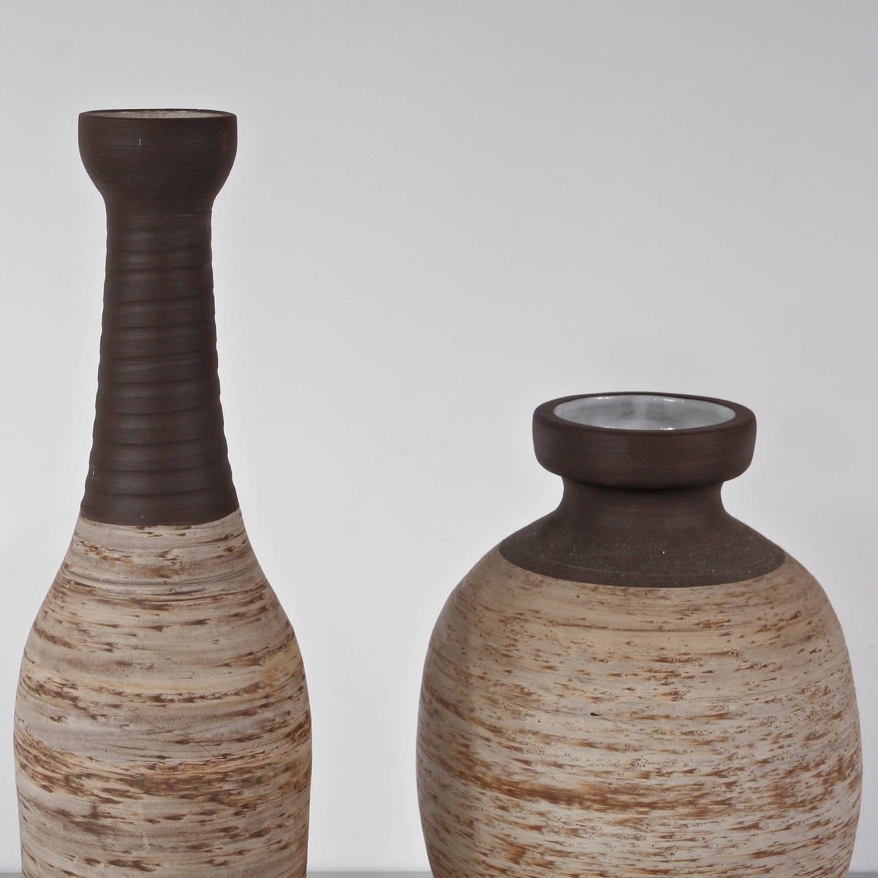 Mid-Century Modern Pair of Ravelli Ceramic Vases