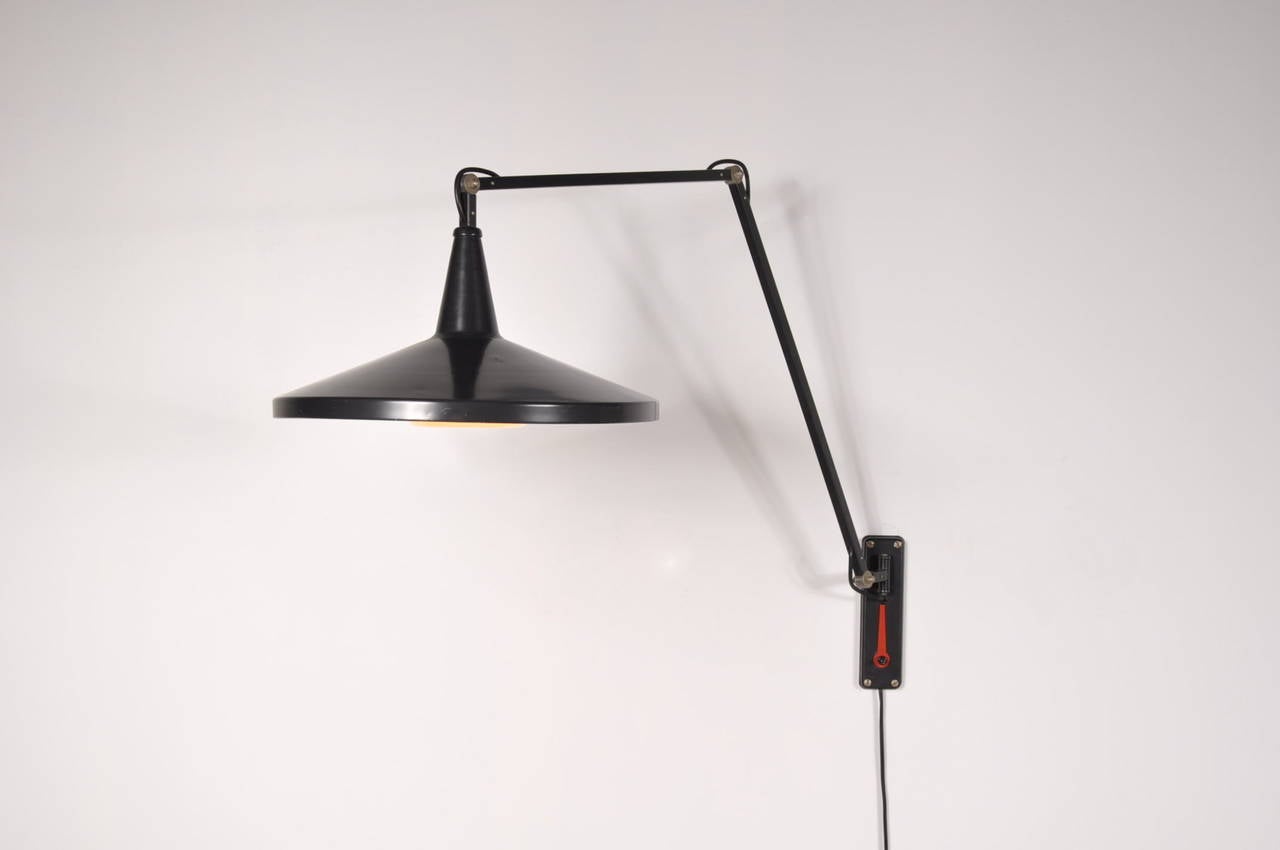 Black Metal Wall Lamp