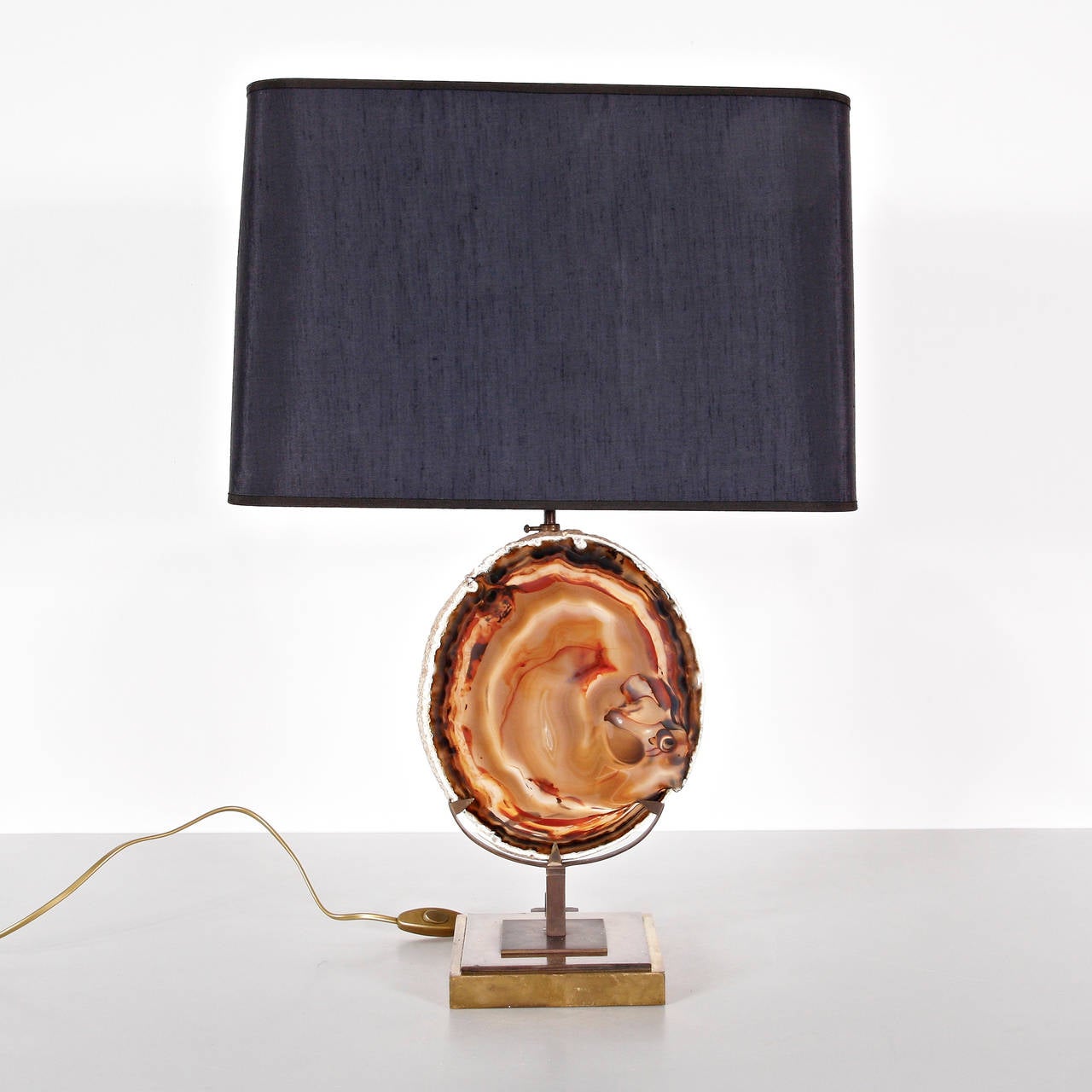 Spectacular agate table lamp in the manner of Willy Daro, manufactured, circa 1970 in Belgium.

In good original condition, preserving a beautiful patina.