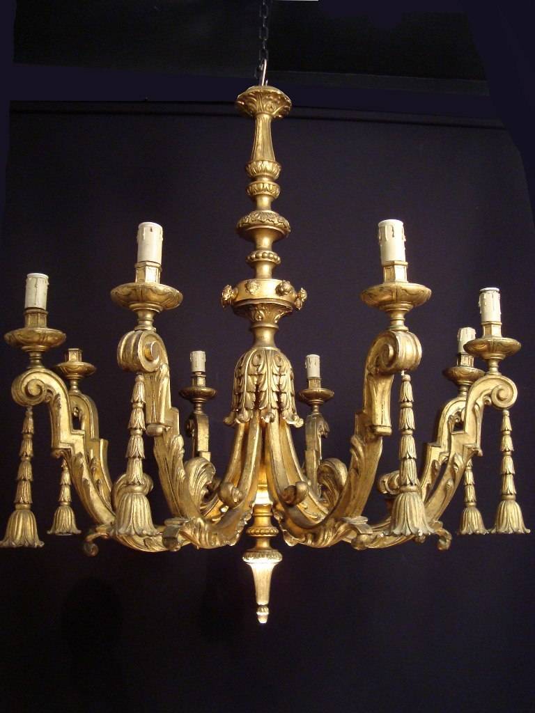 Impressive and Large Italian 19th Century, Carved Giltwood Chandelier In Good Condition For Sale In London, GB