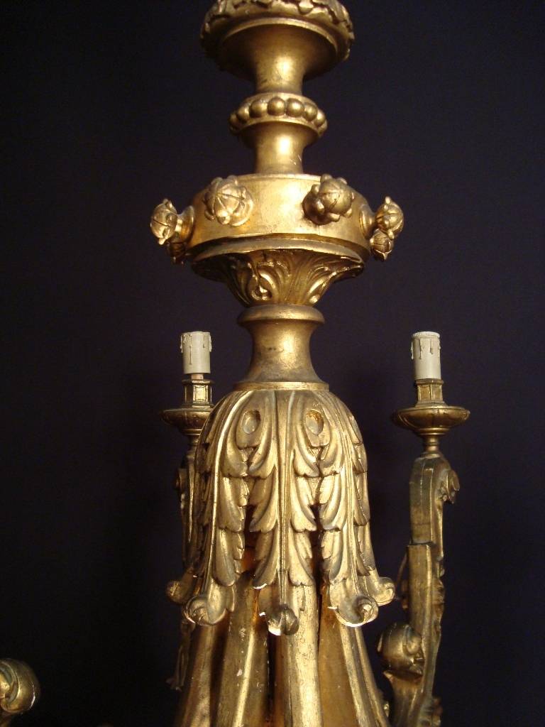 Impressive and Large Italian 19th Century, Carved Giltwood Chandelier For Sale 2