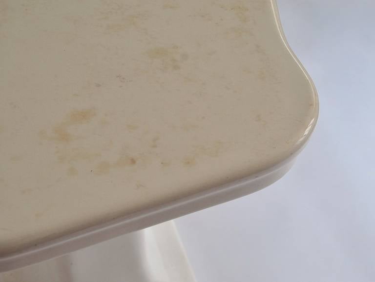 Porcelain Bathroom Pedestal Table In Good Condition For Sale In Brooklyn, NY