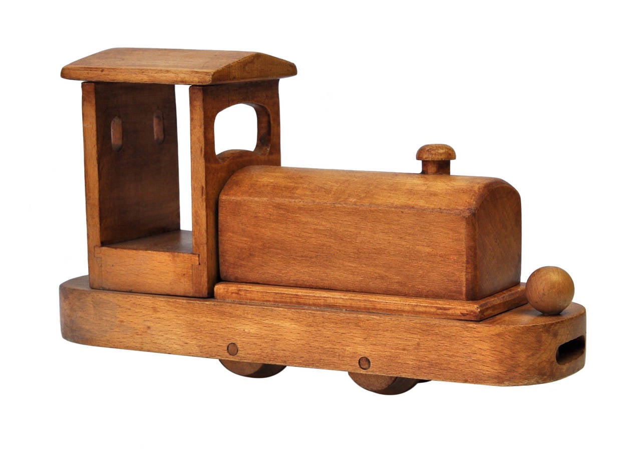 Wooden Train from Holz Vieles In Finem, West Germany 1970s In Excellent Condition For Sale In Brooklyn, NY
