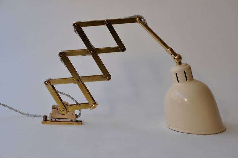 Alfred Mueller Mini Brass Accordion Wall Light Applique In Excellent Condition In Brooklyn, NY