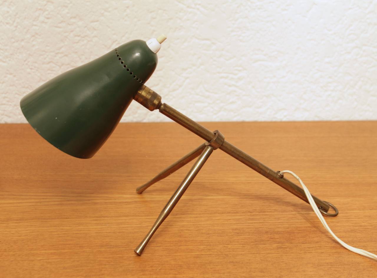 European Giuseppe Ostuni 1950's tripod cocotte table lamp