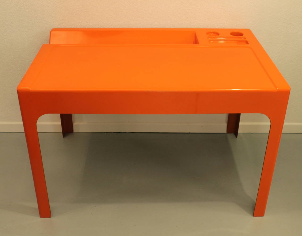 Rare Marc Berthier orange lacquered fiberglass Ozoo desk.
Molded in one piece.